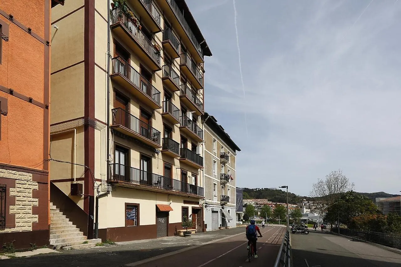 Apartment In Donostia Well Connected Downtown Pasajes Ancho 0*,