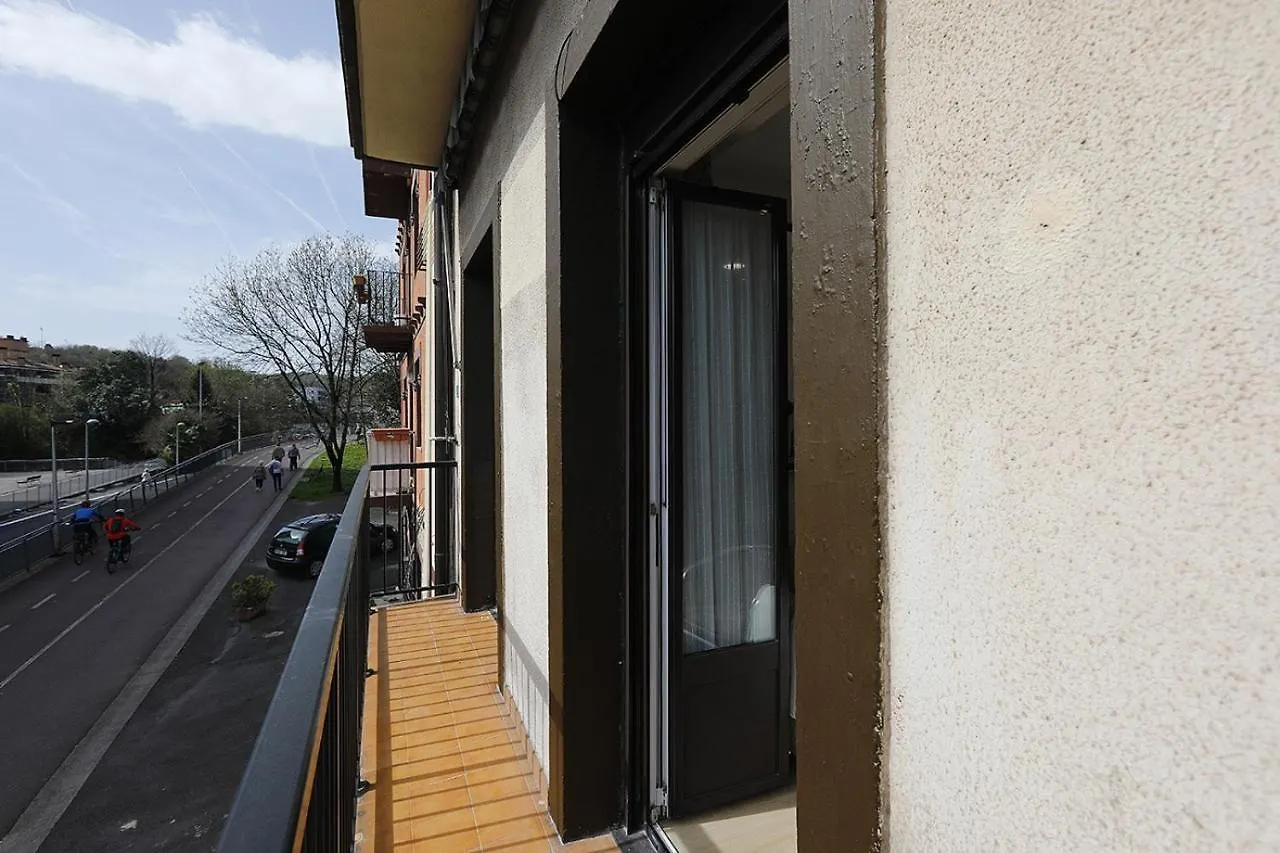 Apartment In Donostia Well Connected Downtown Pasajes Ancho 0*,